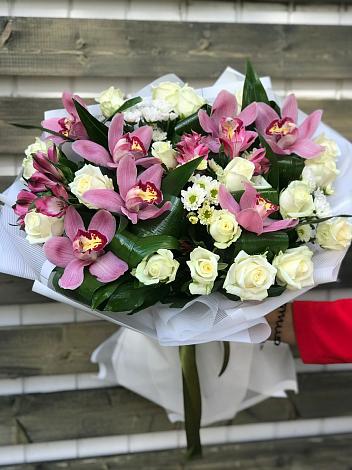 Букет цветов из: Розы и Хризантемы в Ивановском Курской области
