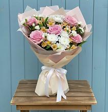 Букет цветов из:  Гвоздики, Орхидеи и Розы #REPLACE_PRED# Ивановском Курской области