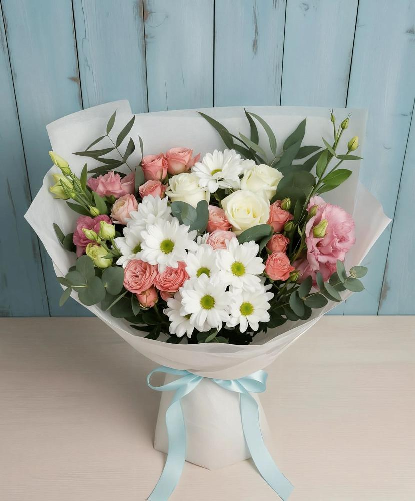 Букет цветов из: Розы, Лизиантусы и Хризантемы в Ивановском Курской области