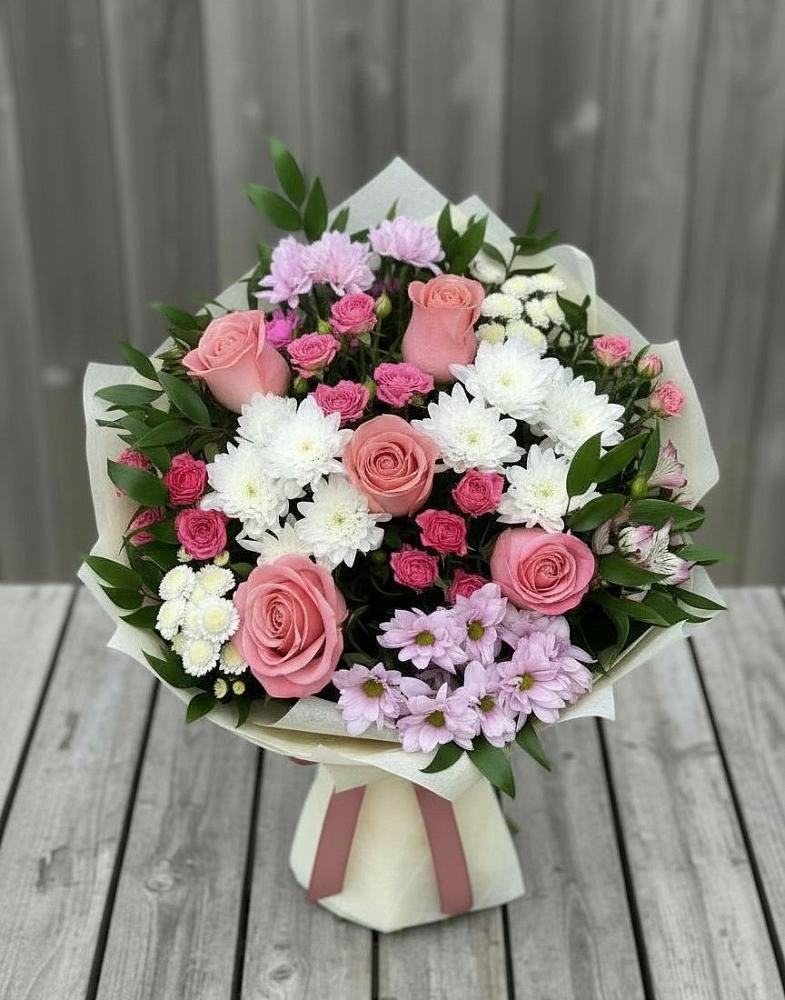 Букет цветов из: Альстромерии, Гвоздики, Розы и Хризантемы в Ивановском Курской области