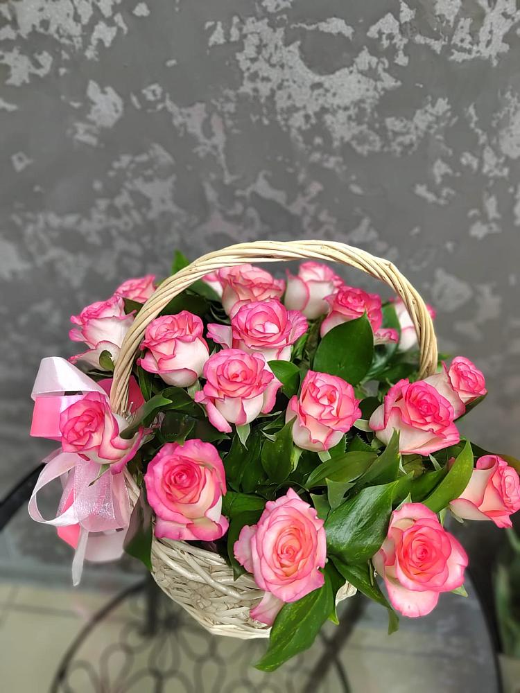 Цветочная композиция из Розы в корзине в Ивановском Курской области