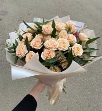 Букет Кремовые розы Латте в Ивановском Курской области
