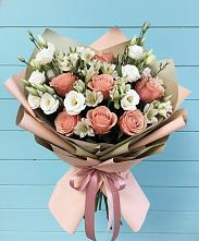 Букет цветов из:  Розы, Альстромерии и Лизиантусы в Ивановском Курской области