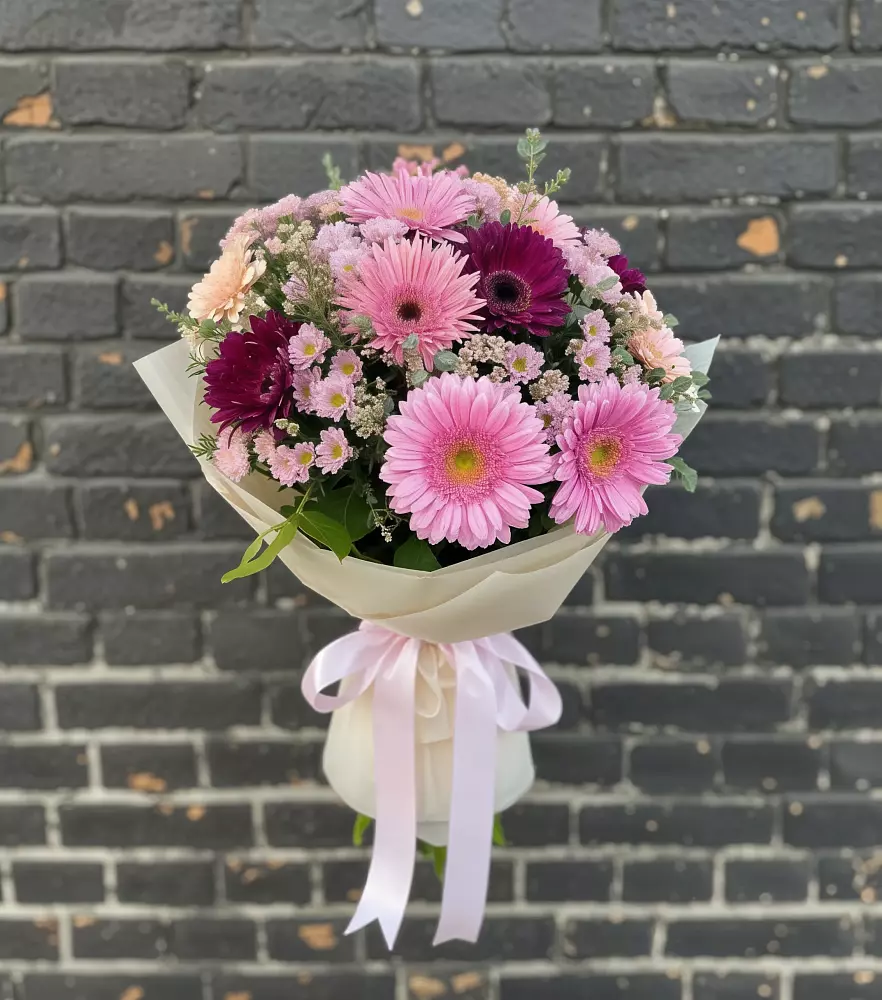 Букет цветов из: Герберы и Хризантемы в Ивановском Курской области