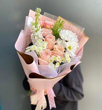 Букет цветов из:  Хризантемы и Розы в Ивановском Курской области