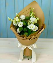 Букет цветов из:  Хризантемы и Лизиантусы в Ивановском Курской области