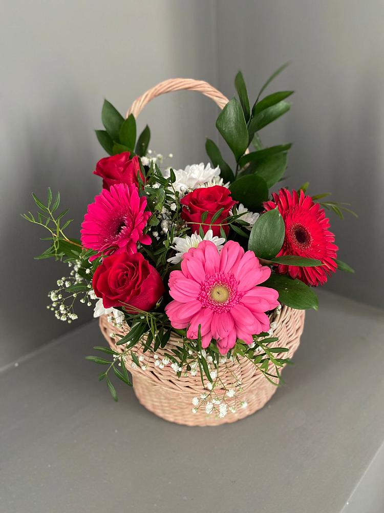 Цветочная композиция из Розы, Хризантемы и Герберы в корзине в Ивановском Курской области