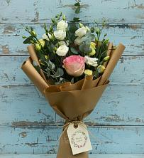 Букет цветов из:  Розы и Лизиантусы в Ивановском Курской области