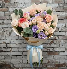 Букет цветов из:  Розы, Лизиантусы и Гвоздики #REPLACE_PRED# Ивановском Курской области
