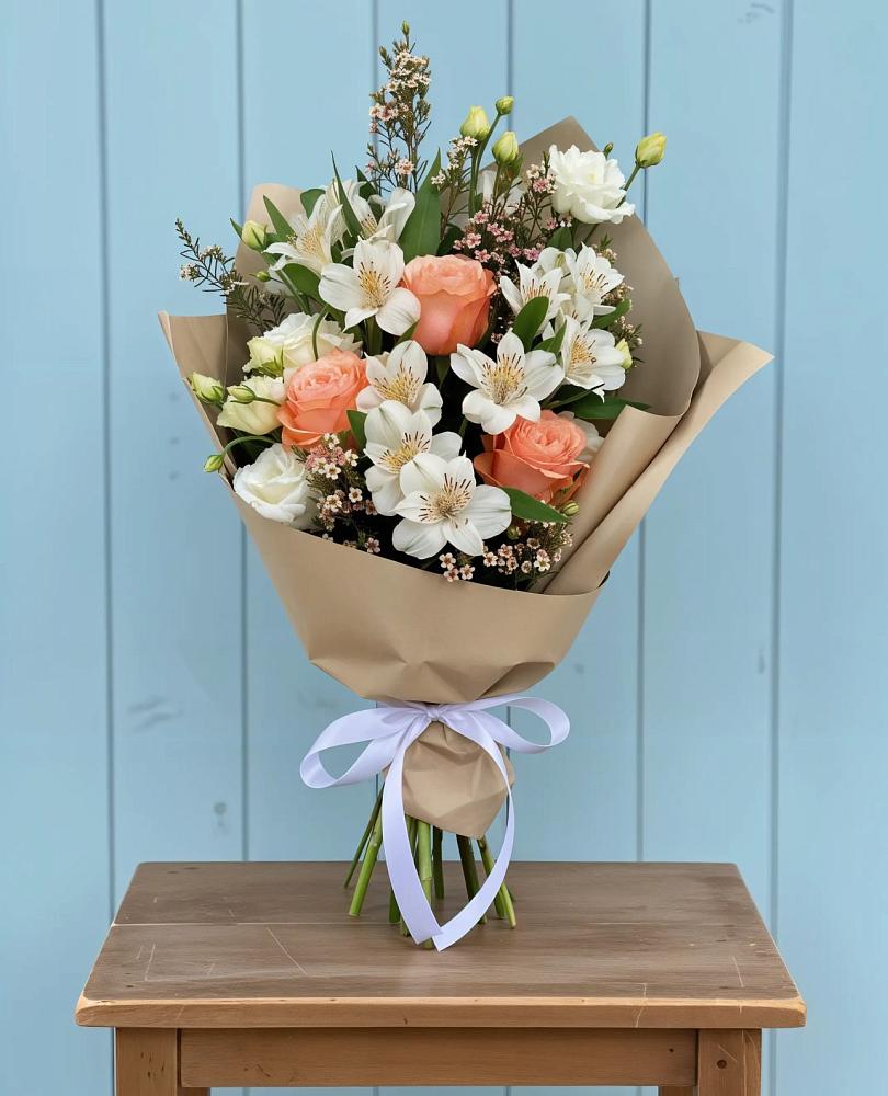 Букет цветов из: Альстромерии, Лизиантусы, Розы и Хризантемы в Ивановском Курской области