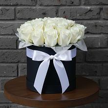 Цветочная композиция из Розы в шляпной коробке в Ивановском Курской области